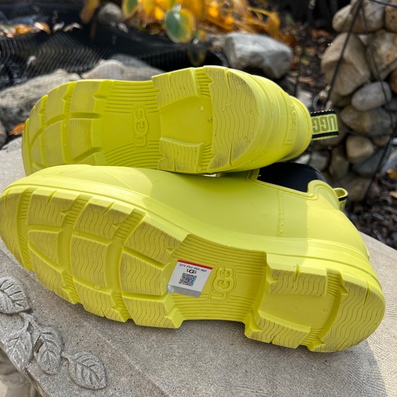 Ugg rain boots - Picture 5 of 5